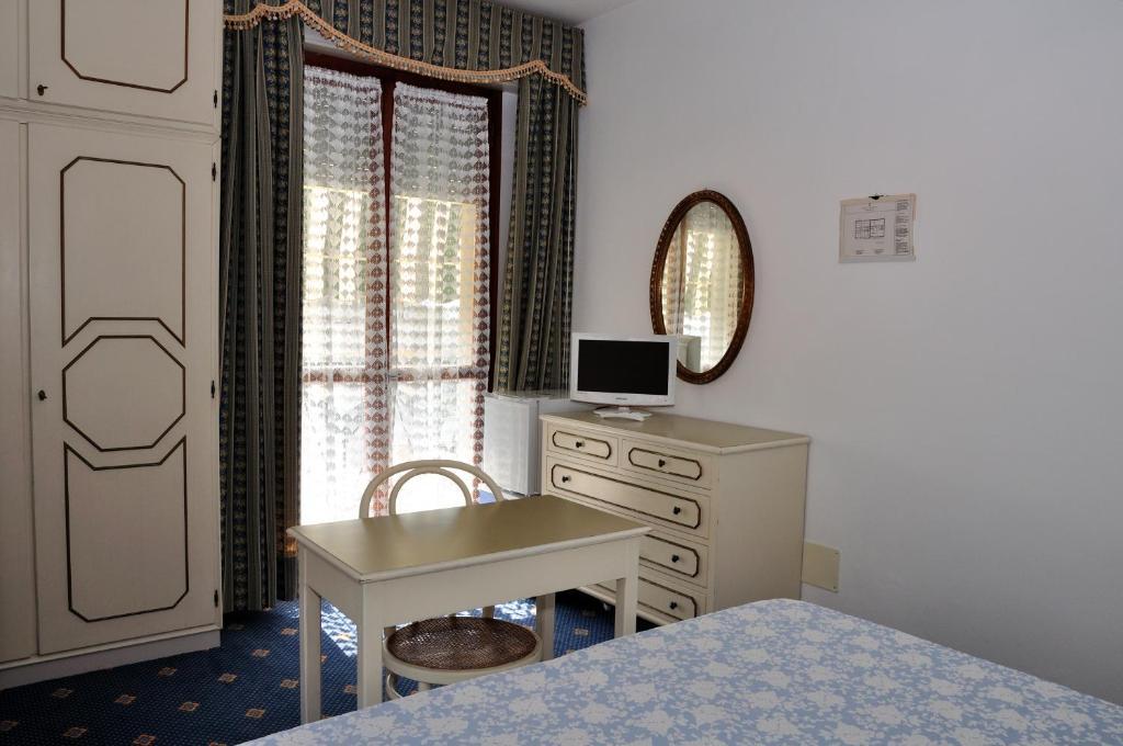 Hotel Tirreno Forte dei Marmi Habitación foto