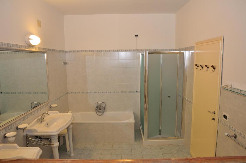Hotel Tirreno Forte dei Marmi Habitación foto